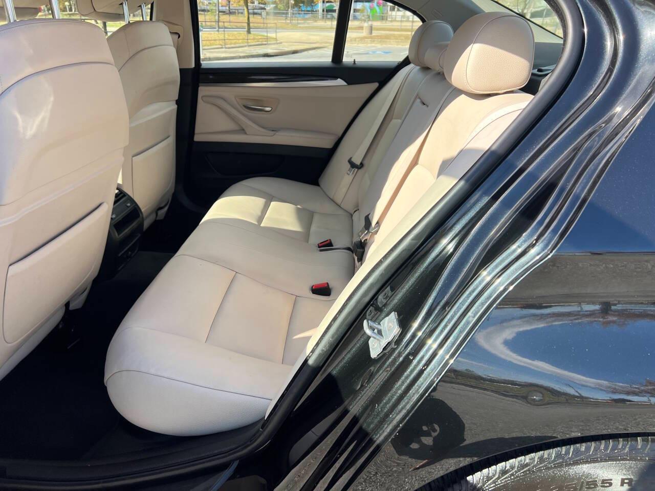 BMW 5-Series 528i xDrive 2013