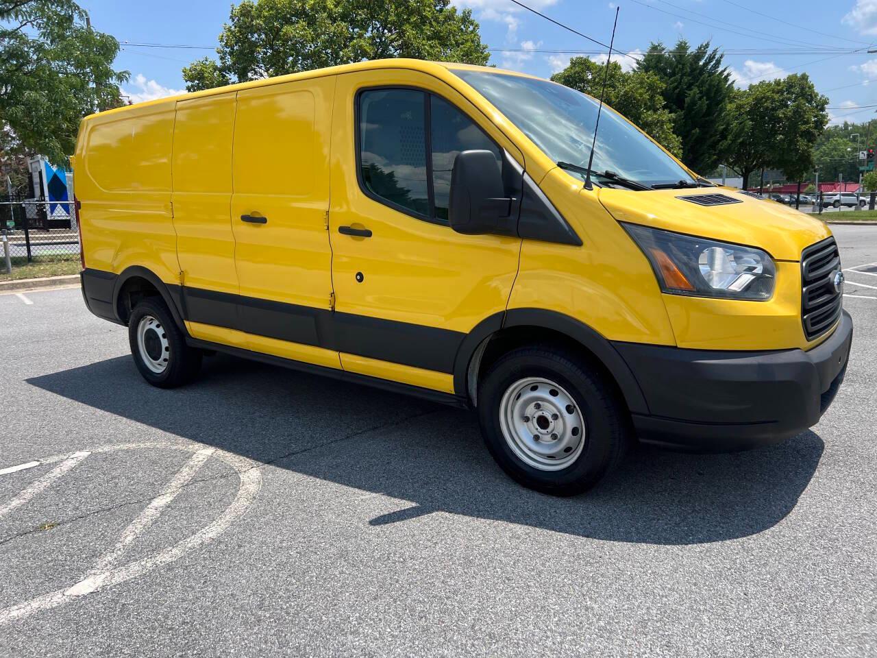 Ford Transit 250 Van Low Roof 60/40 Pass.130-in. WB 2019
