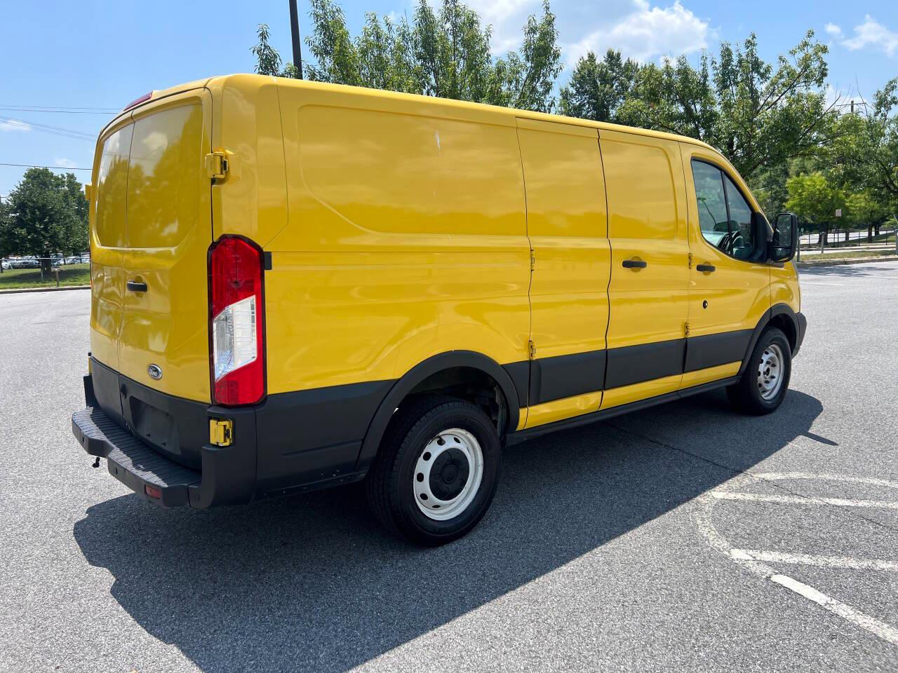 Ford Transit 250 Van Low Roof 60/40 Pass.130-in. WB 2019