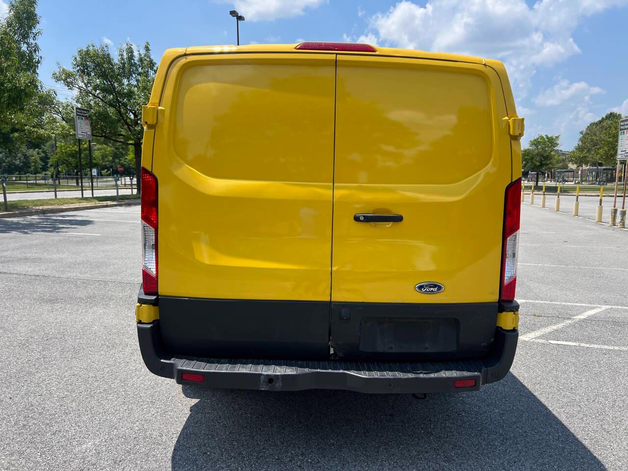 Ford Transit 250 Van Low Roof 60/40 Pass.130-in. WB 2019