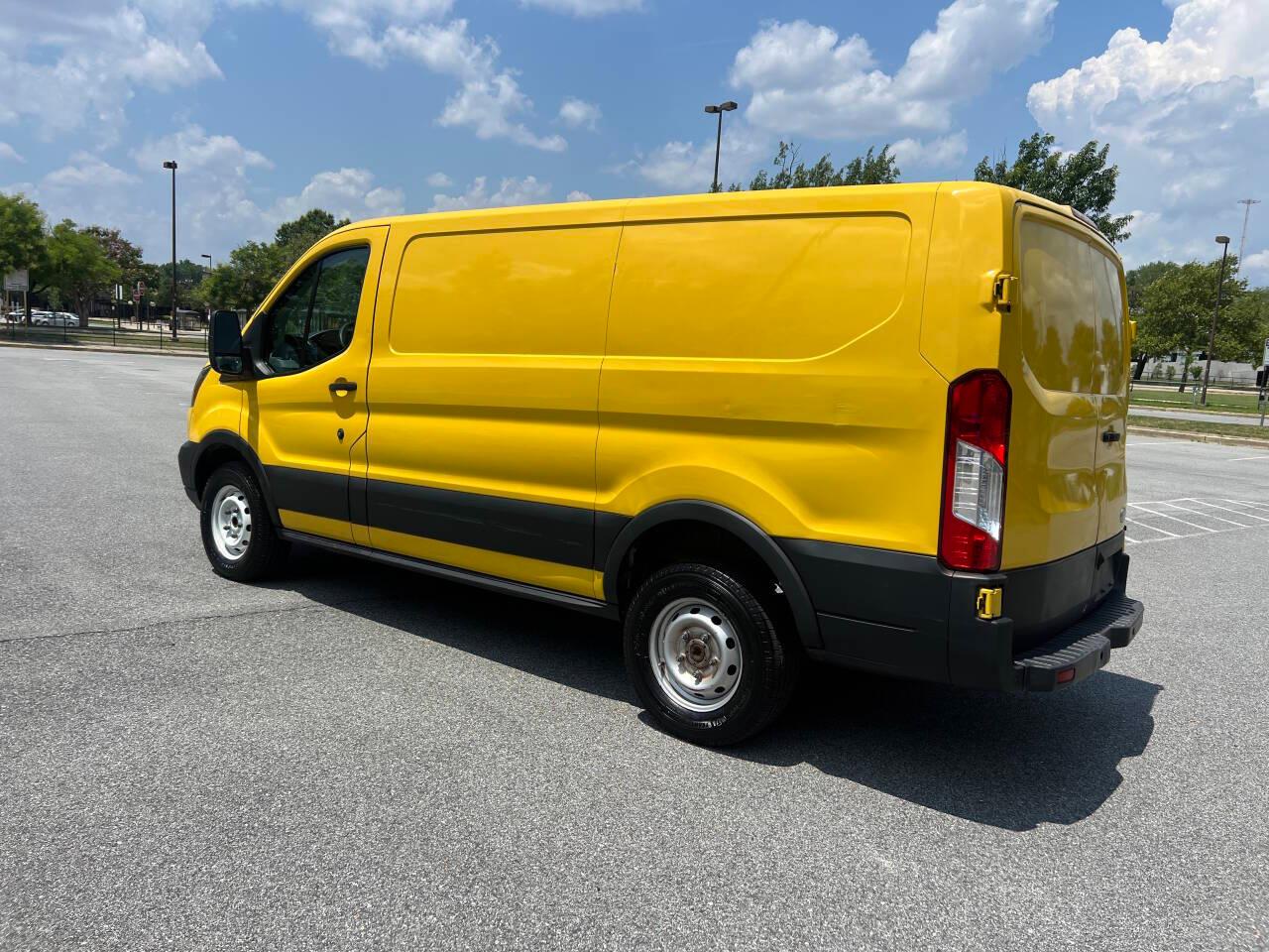 Ford Transit 250 Van Low Roof 60/40 Pass.130-in. WB 2019