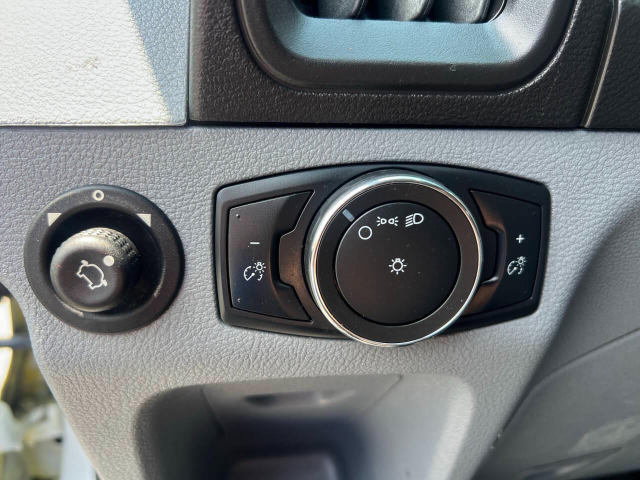 Ford Transit 250 Van Low Roof 60/40 Pass.130-in. WB 2019