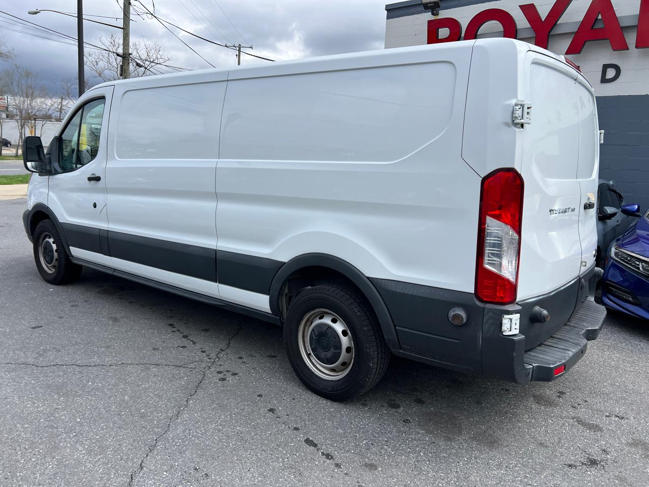Ford Transit 150 Van Low Roof w/Sliding Pass. 148-in. WB 2018