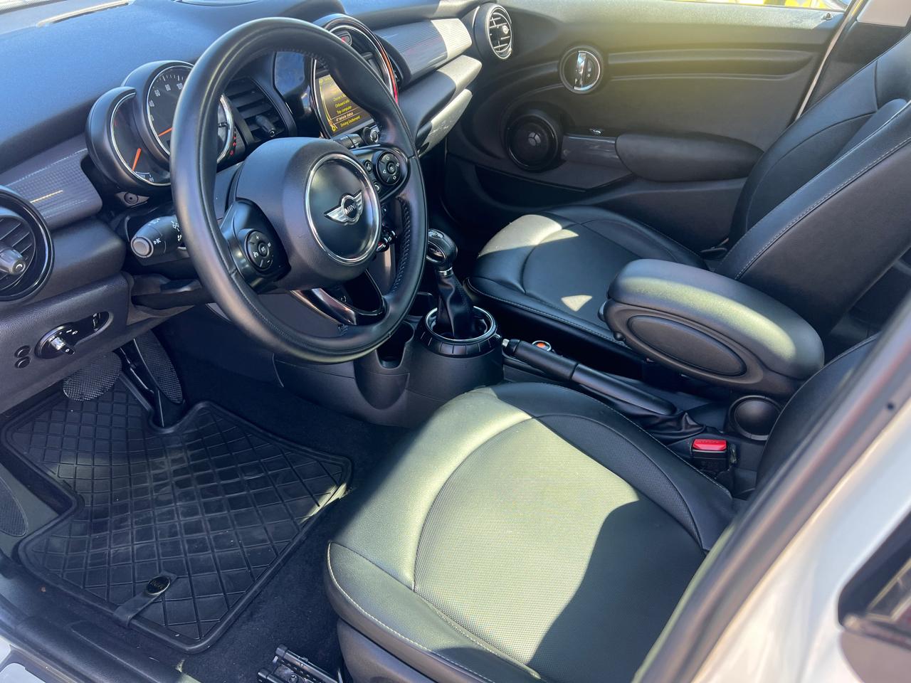 MINI Cooper Base 2015