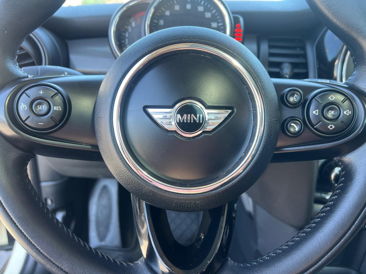MINI Cooper Base 2015