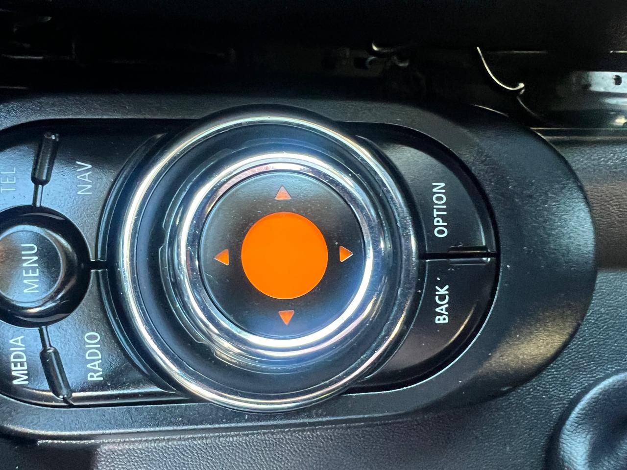 MINI Cooper Base 2015
