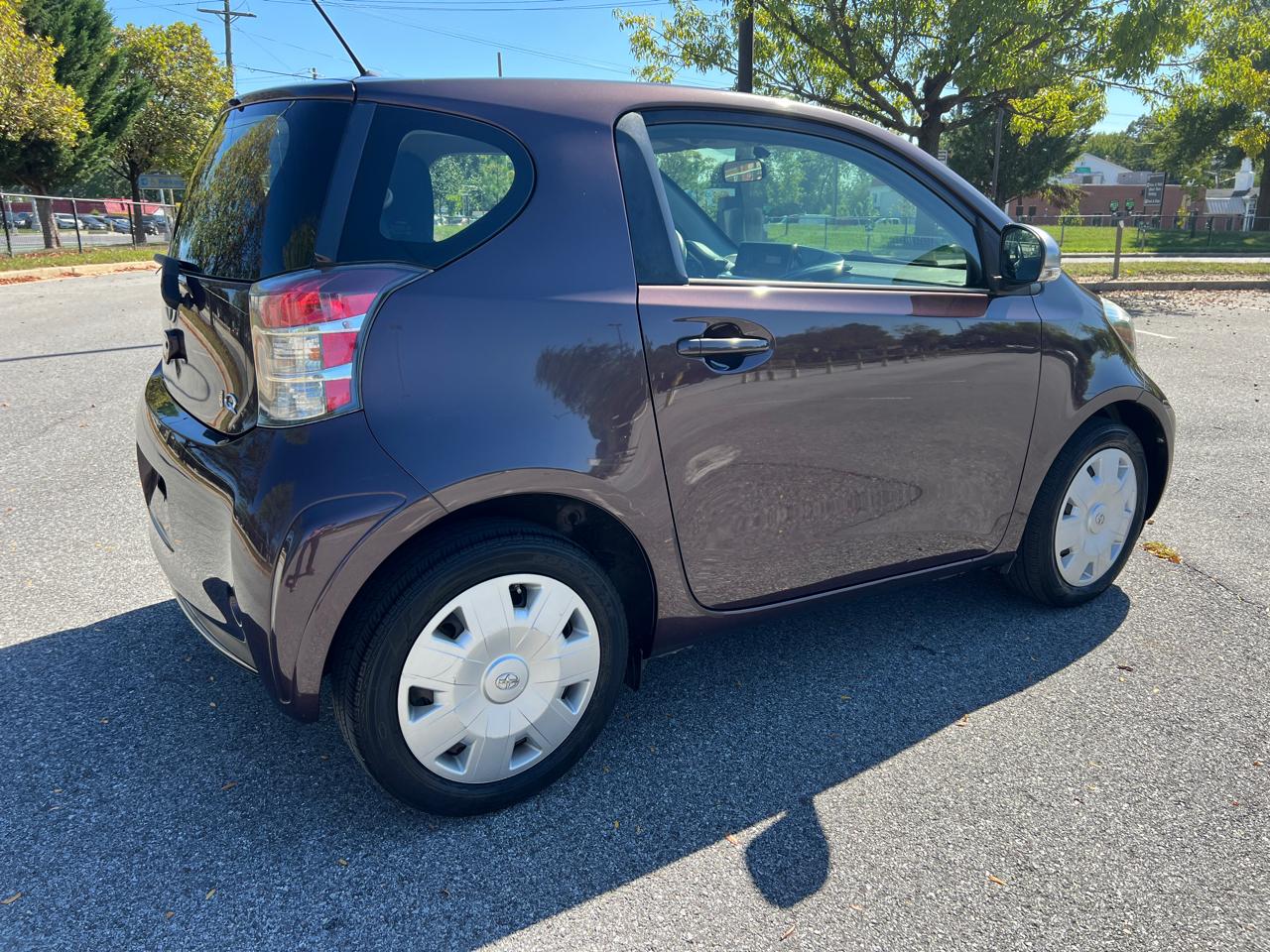 Scion iQ 3-Door Hatchback AT 2013