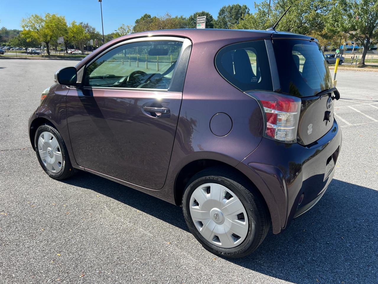 Scion iQ 3-Door Hatchback AT 2013