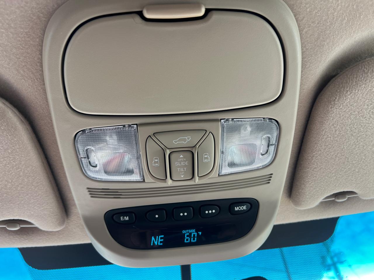 Toyota Sienna XLE FWD 2009