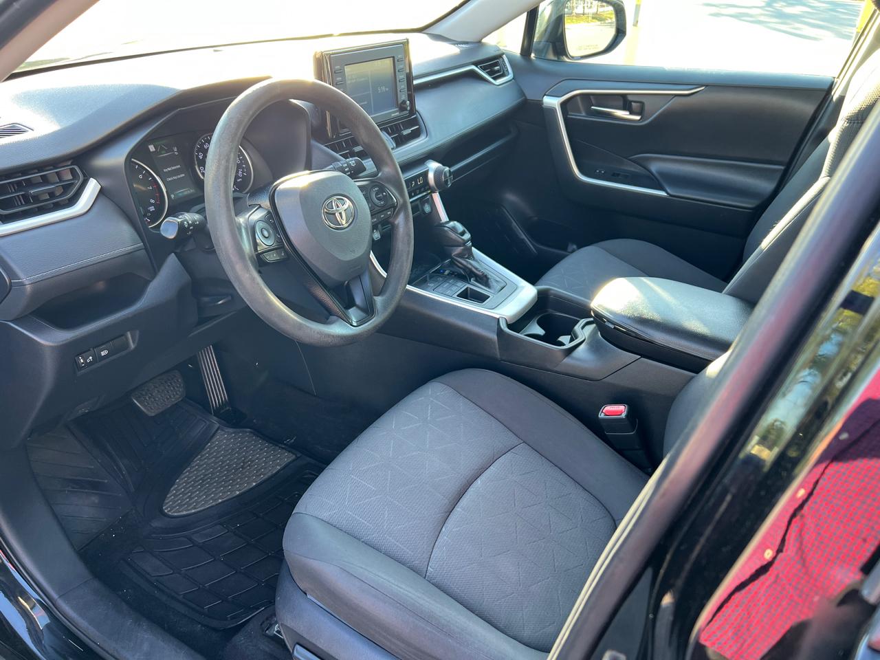 Toyota RAV4 XLE AWD 2021