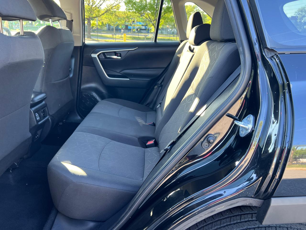 Toyota RAV4 XLE AWD 2021