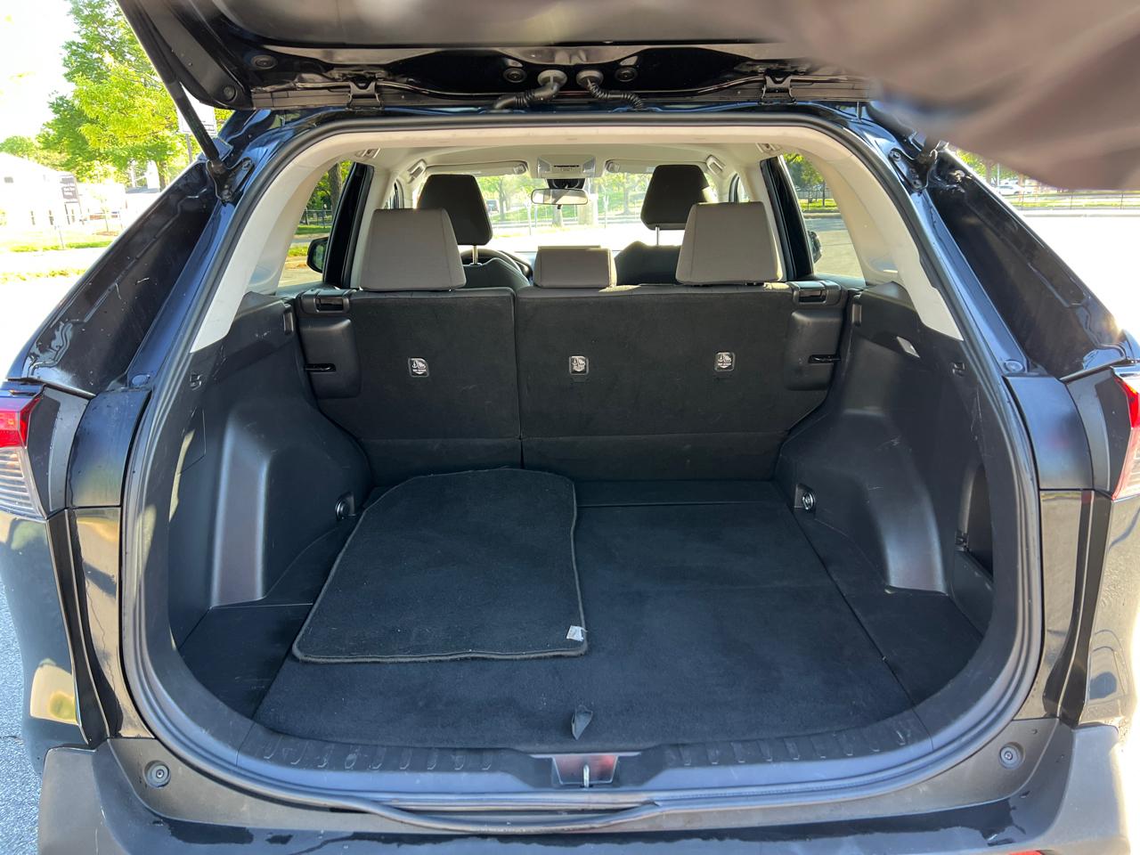 Toyota RAV4 XLE AWD 2021