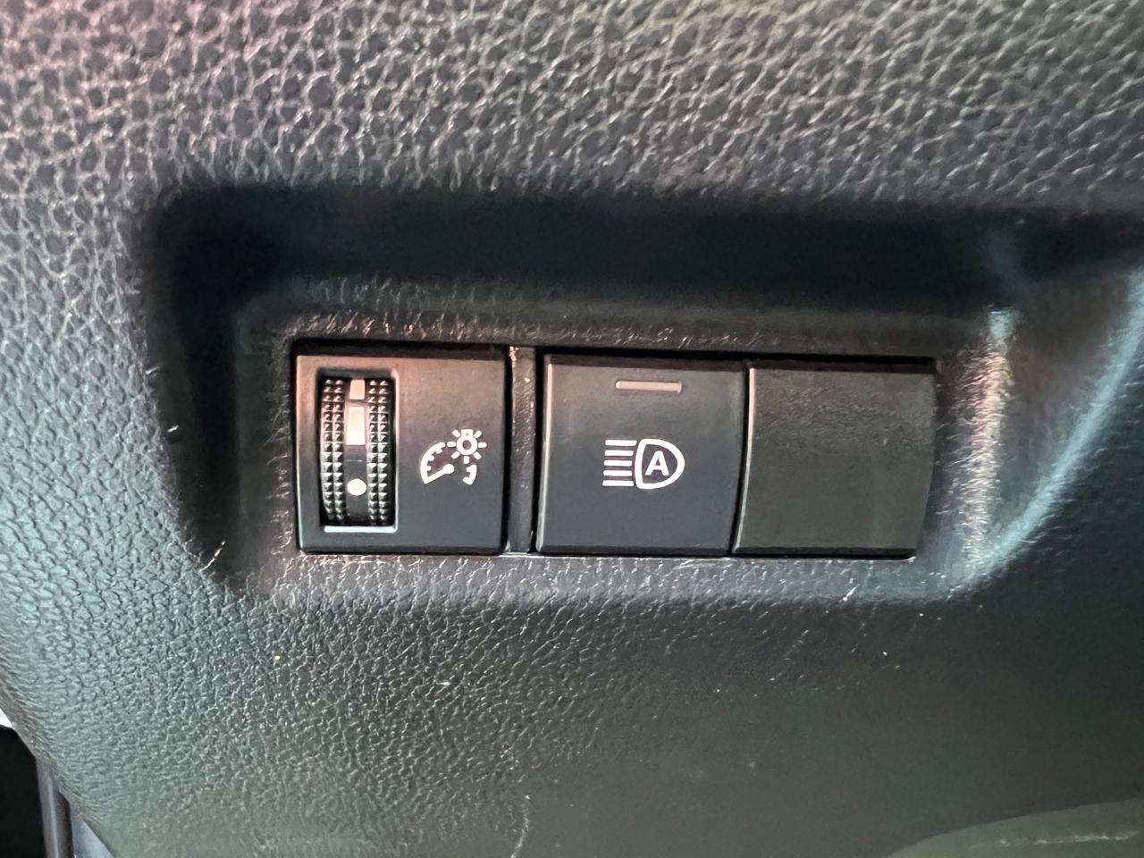 Toyota RAV4 XLE AWD 2021