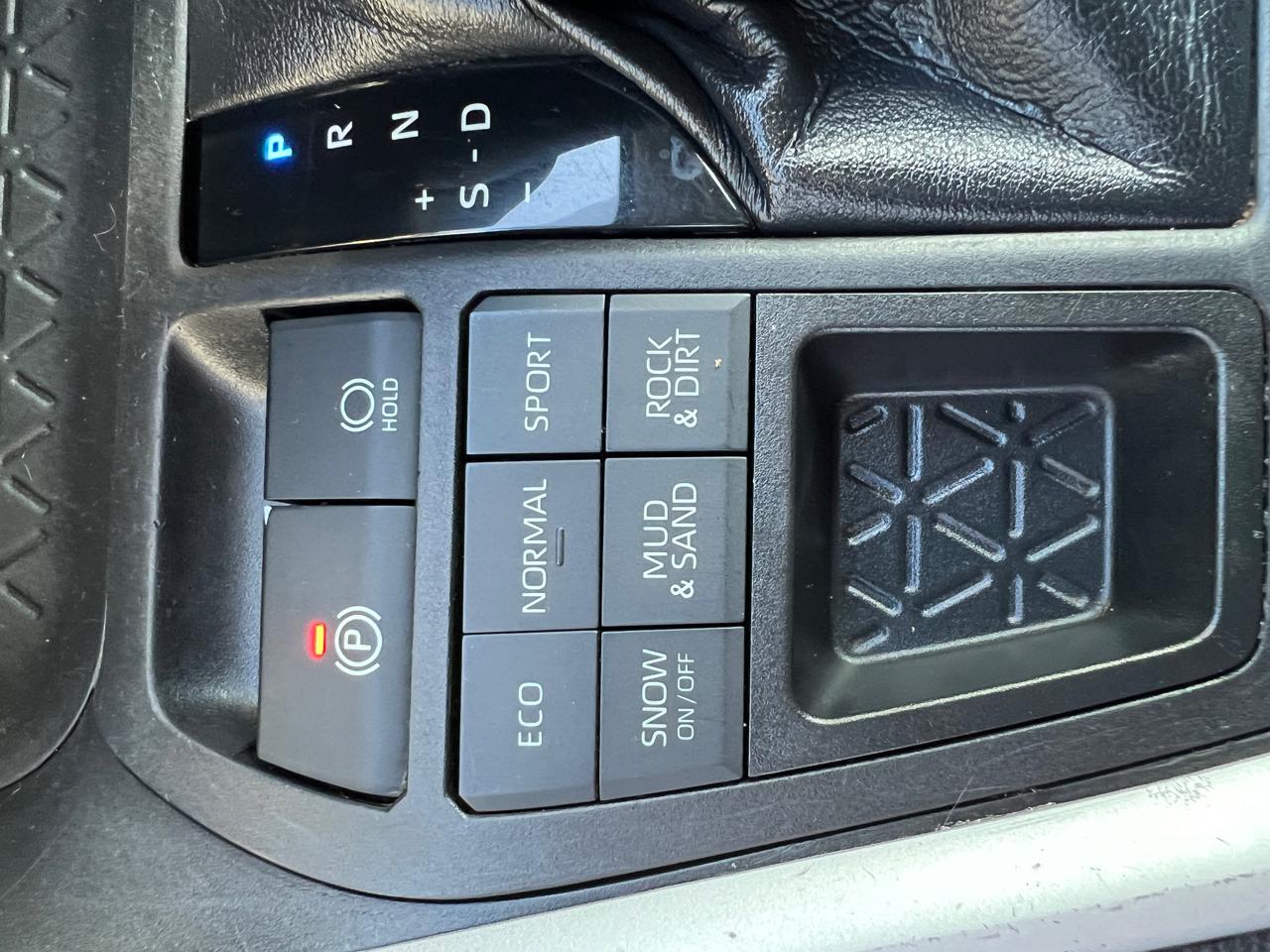 Toyota RAV4 XLE AWD 2021