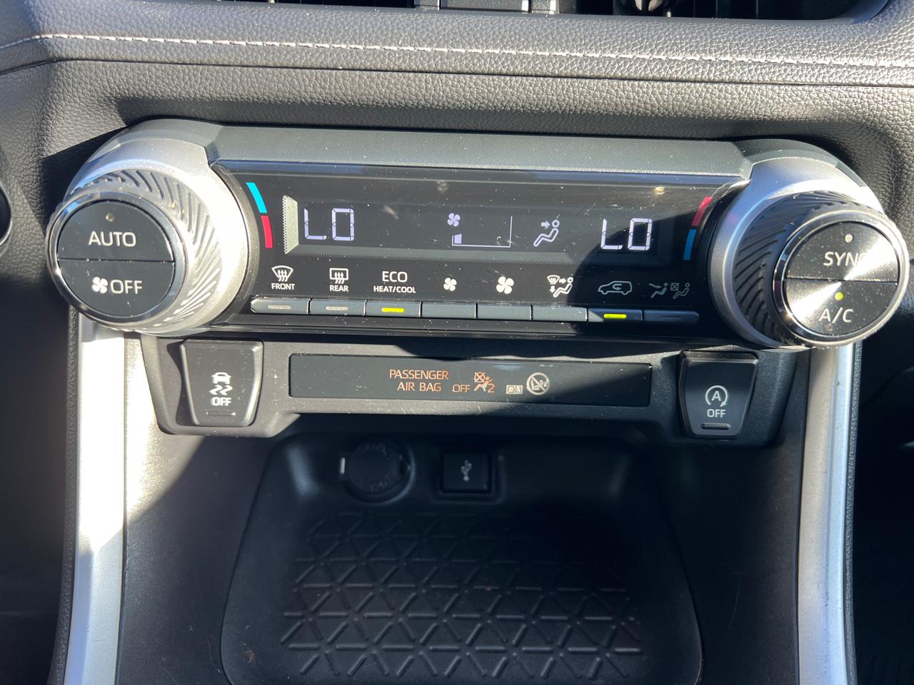 Toyota RAV4 XLE AWD 2021