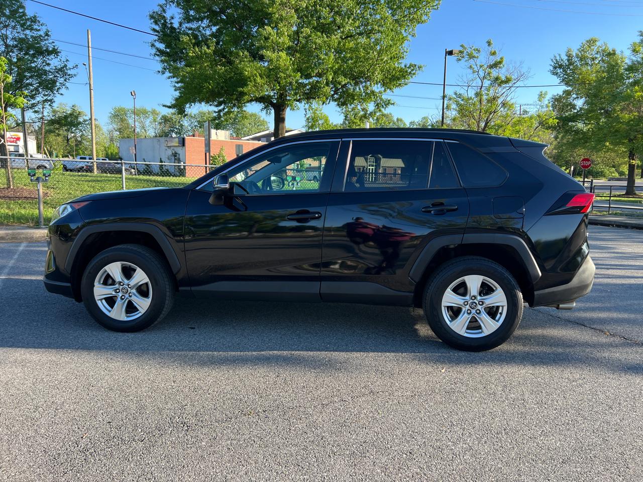 Toyota RAV4 XLE AWD 2021