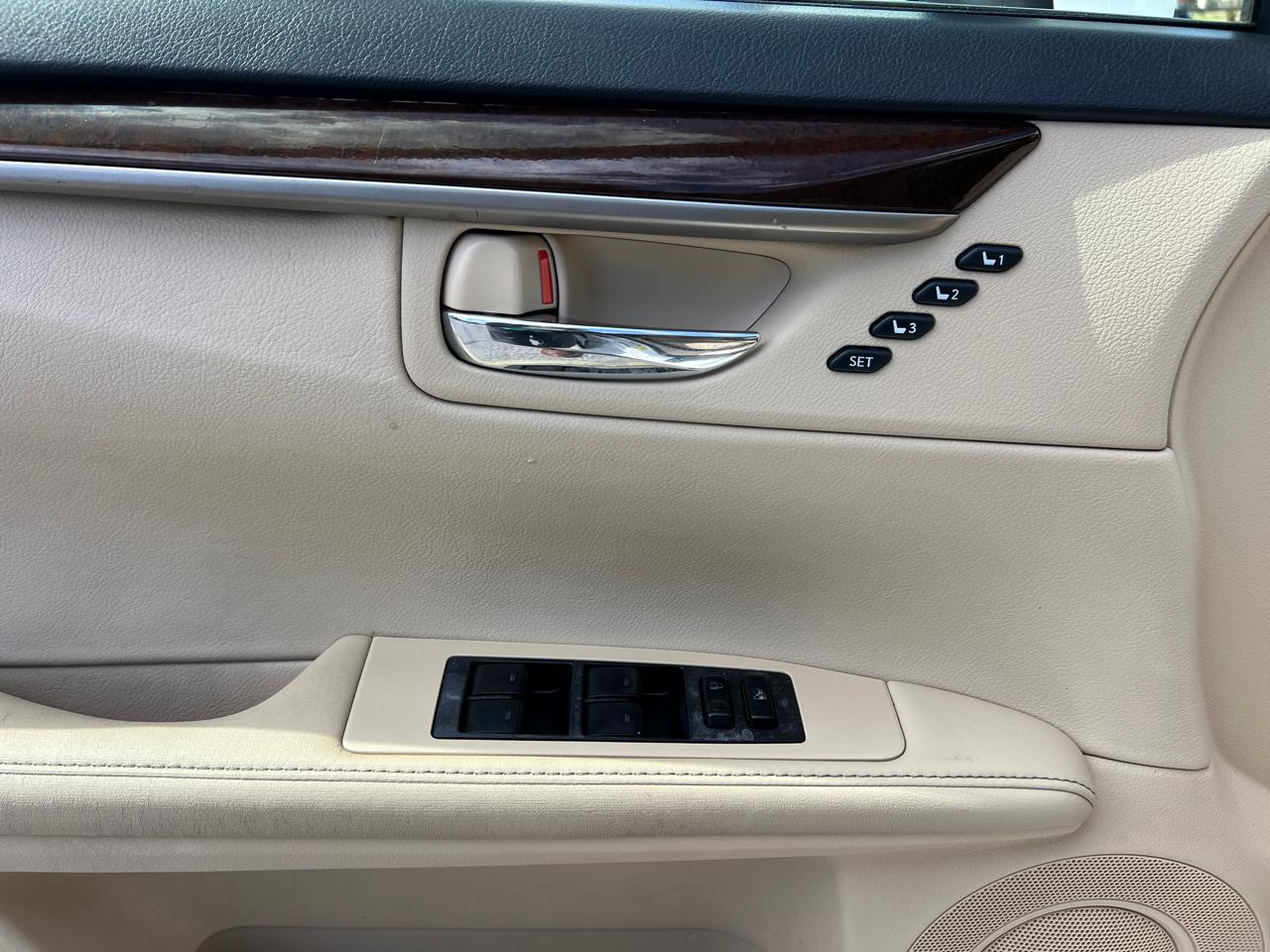 Lexus ES 350 Sedan 2015