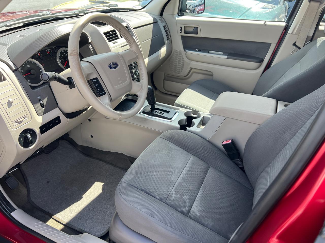Ford Escape XLT 4WD I4 2009