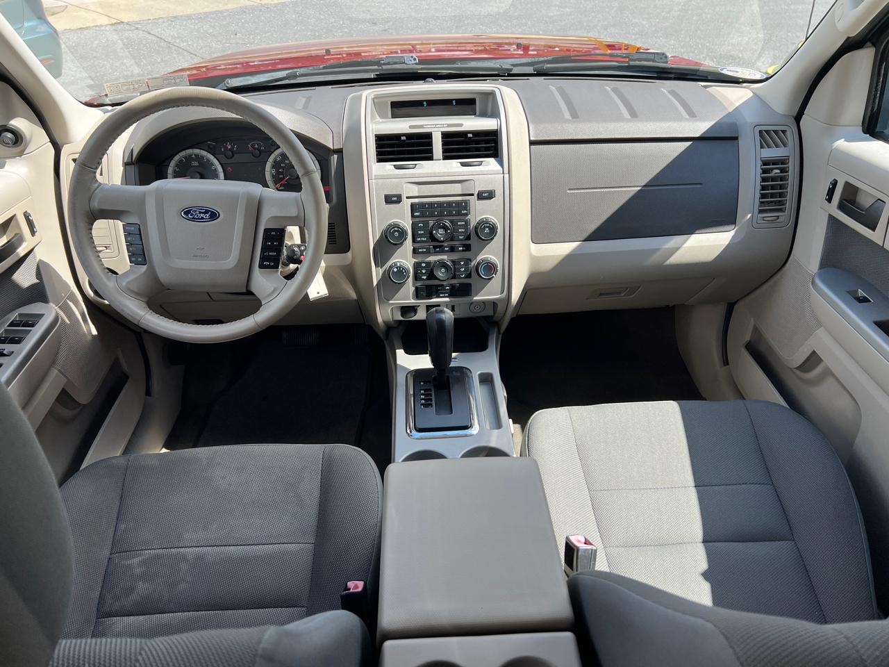Ford Escape XLT 4WD I4 2009