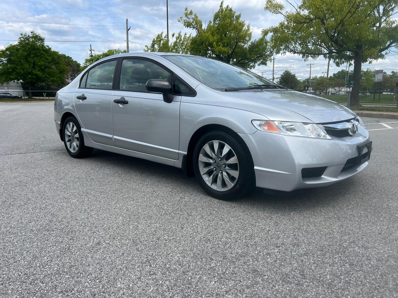 Honda Civic DX-VP Sedan 5-Speed AT 2010