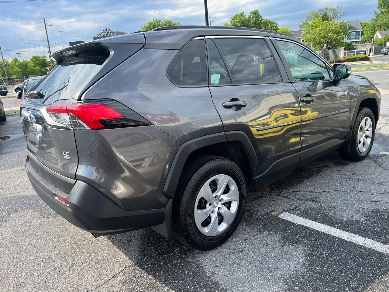 Toyota RAV4 LE AWD 2019