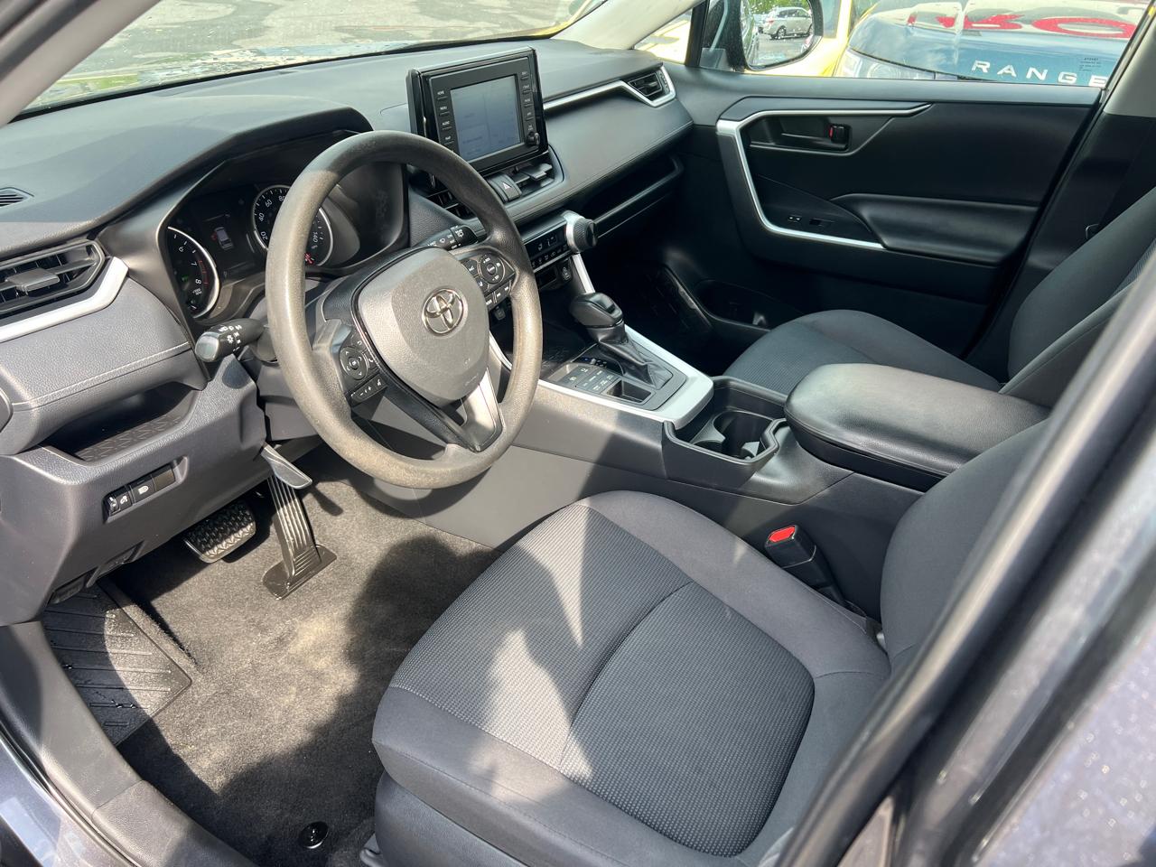 Toyota RAV4 LE AWD 2019