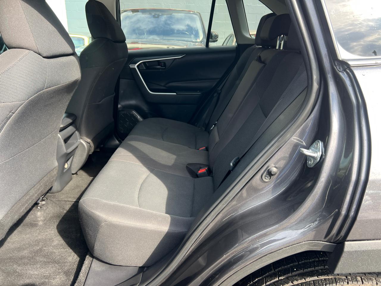 Toyota RAV4 LE AWD 2019