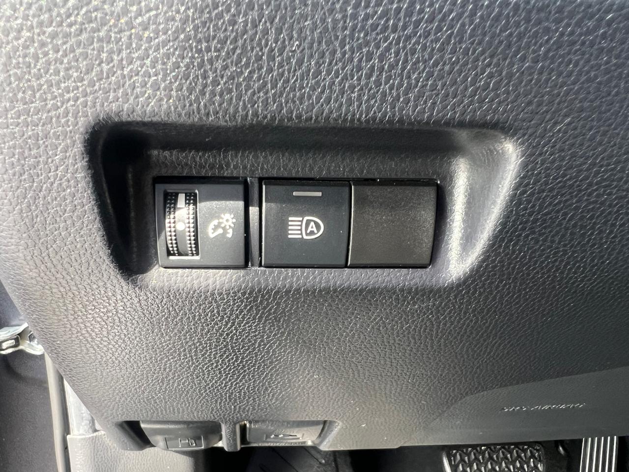 Toyota RAV4 LE AWD 2019
