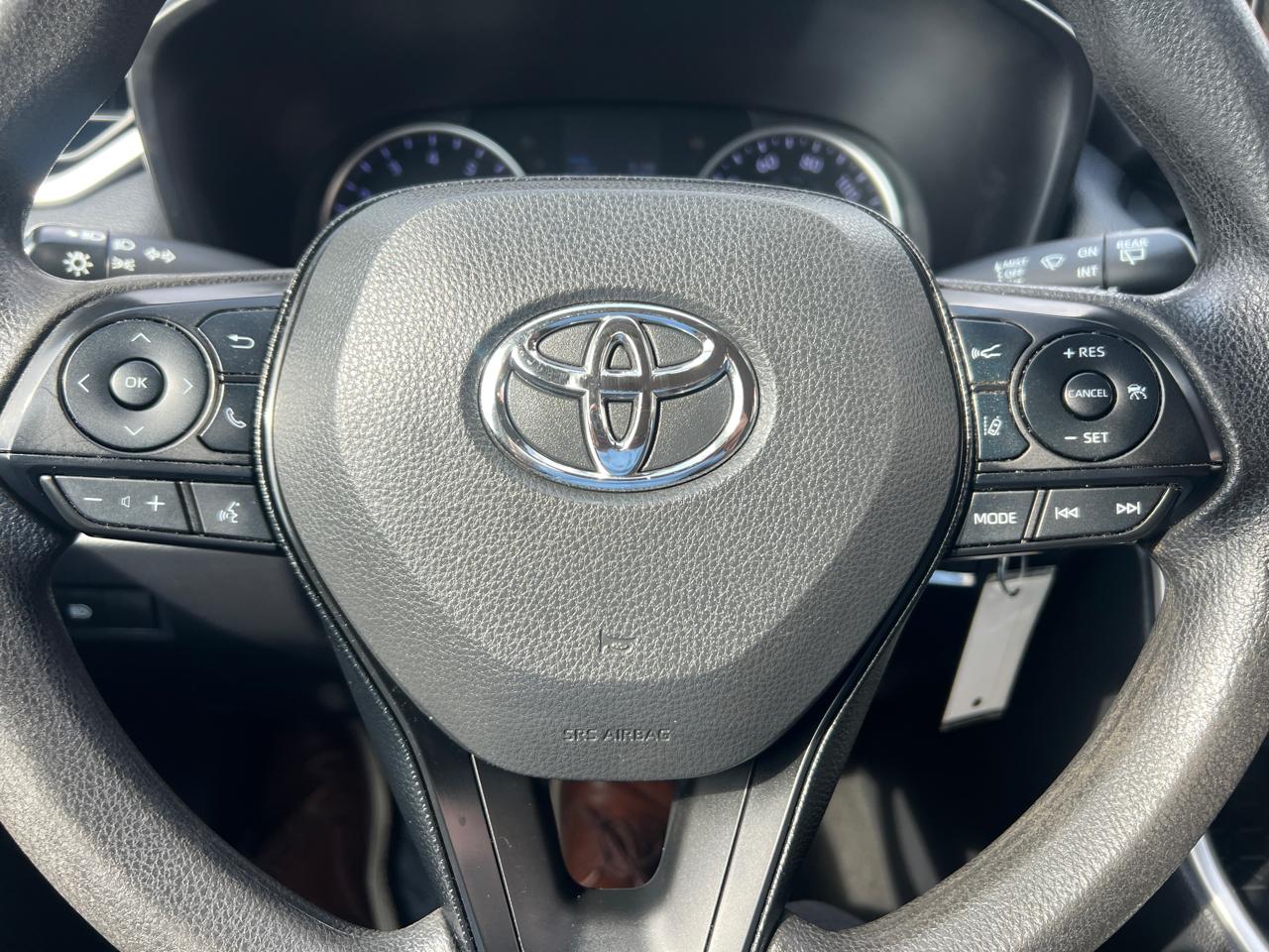 Toyota RAV4 LE AWD 2019