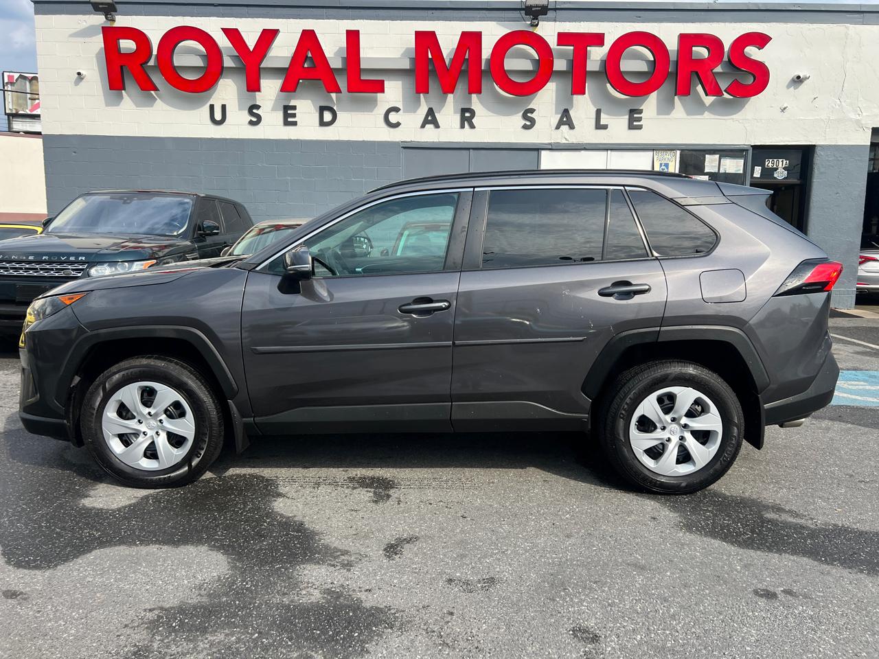 Toyota RAV4 LE AWD 2019
