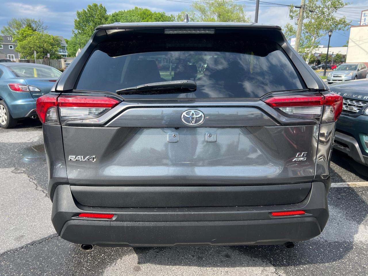 Toyota RAV4 LE AWD 2019