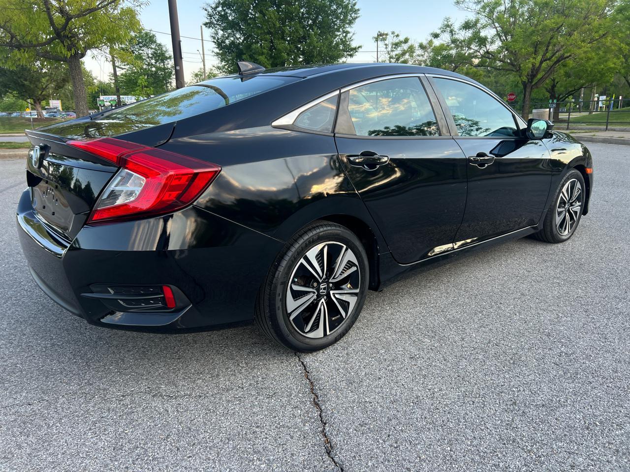 Honda Civic EX-T Sedan CVT 2016