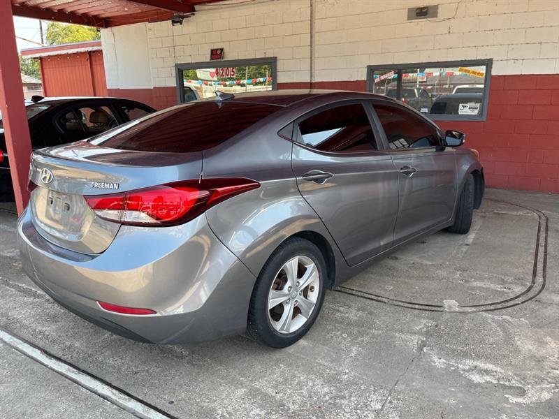 Hyundai Elantra SE 6AT 2016 Hyundai Elantra SE 6AT 2016