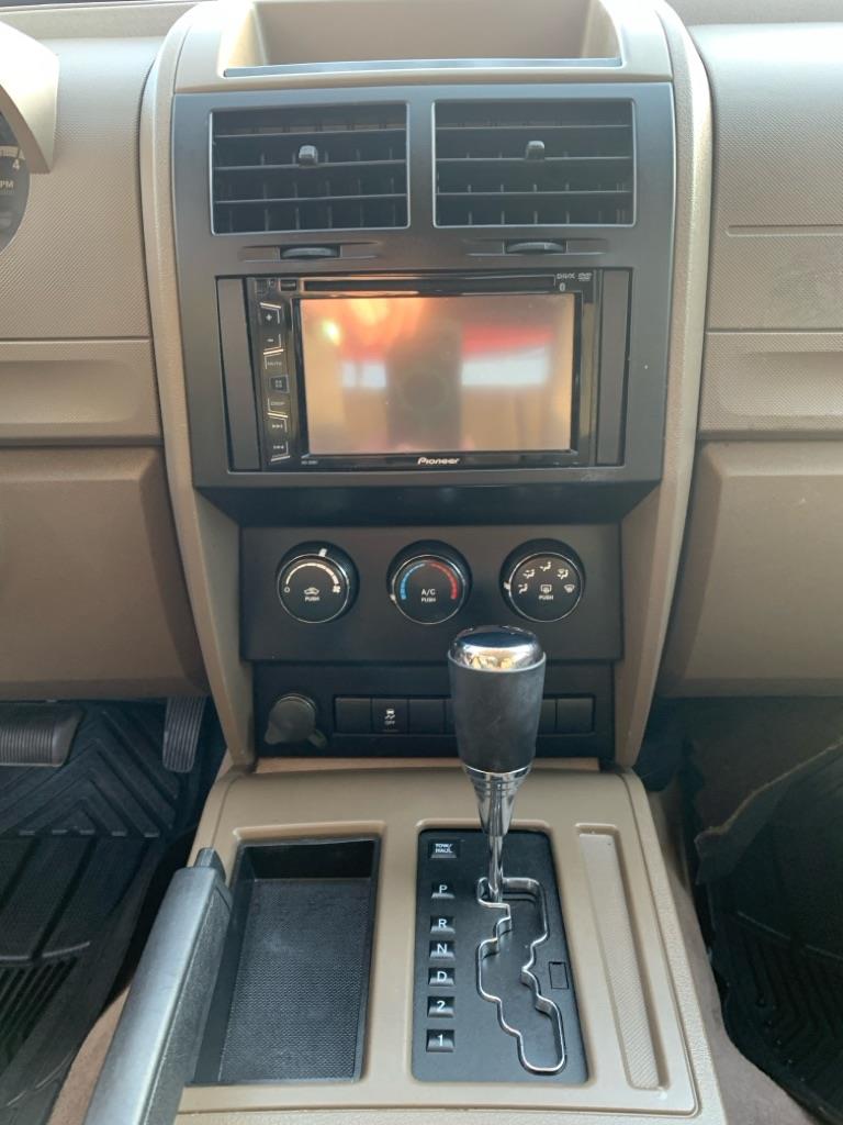 Dodge Nitro SE 2WD 2010