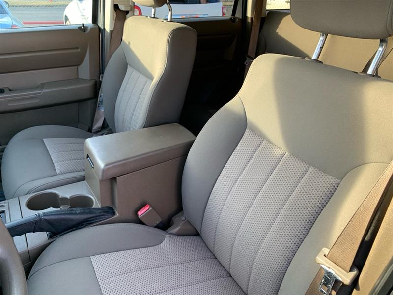 Dodge Nitro SE 2WD 2010