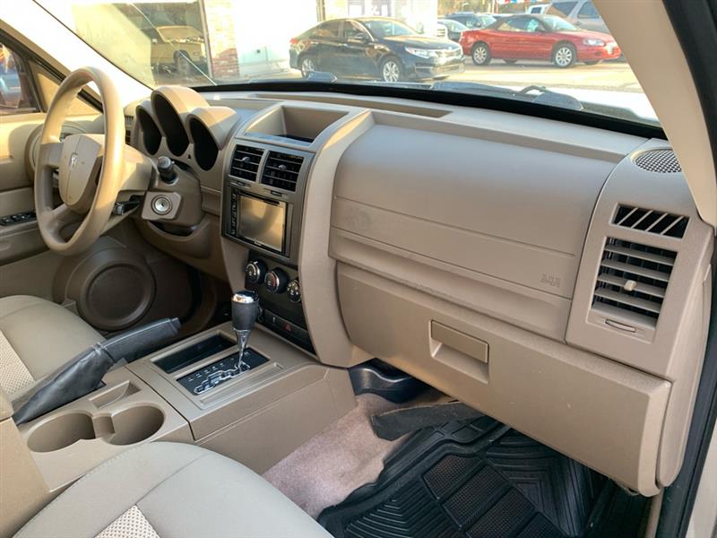 Dodge Nitro SE 2WD 2010