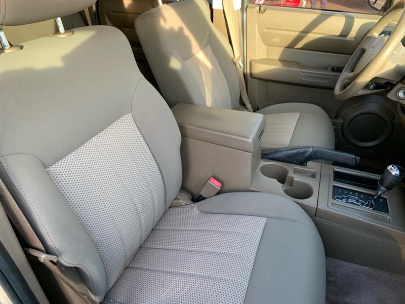 Dodge Nitro SE 2WD 2010