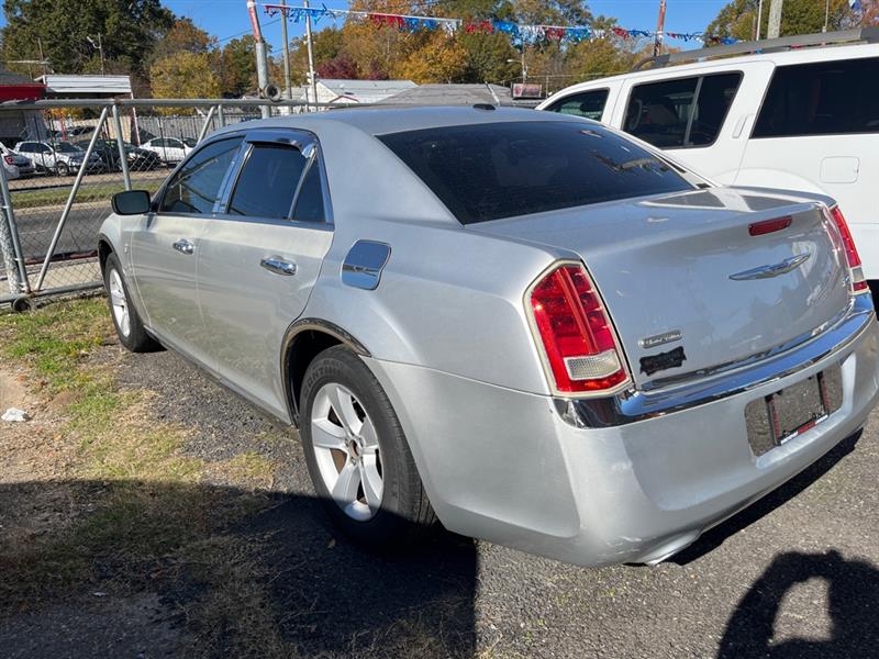 Chrysler 300 Base 2012