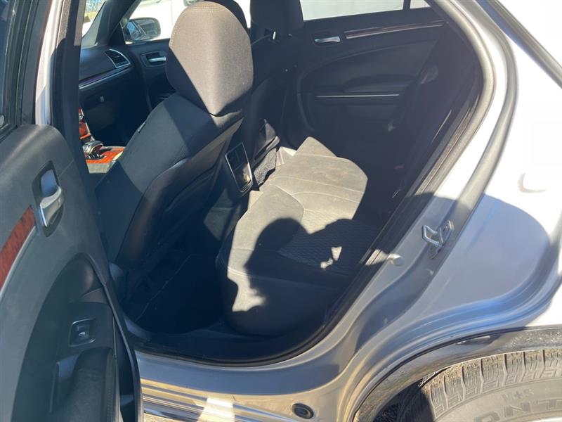 Chrysler 300 Base 2012