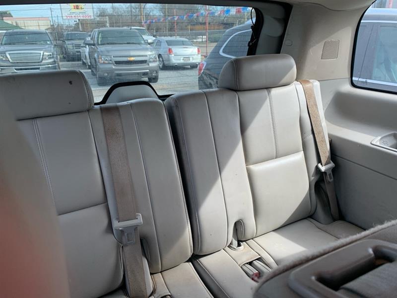 GMC Yukon SLE-1 2WD 2008