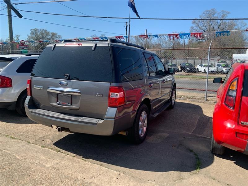 Ford Expedition XLT 2WD 2010