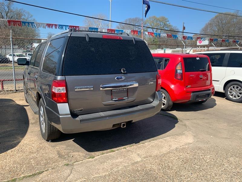 Ford Expedition XLT 2WD 2010