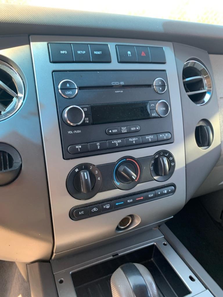 Ford Expedition XLT 2WD 2010