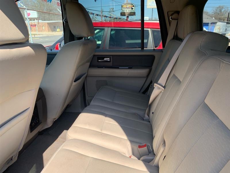 Ford Expedition XLT 2WD 2010