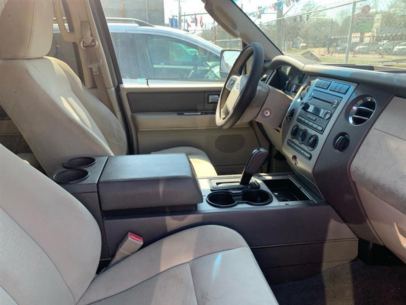Ford Expedition XLT 2WD 2010