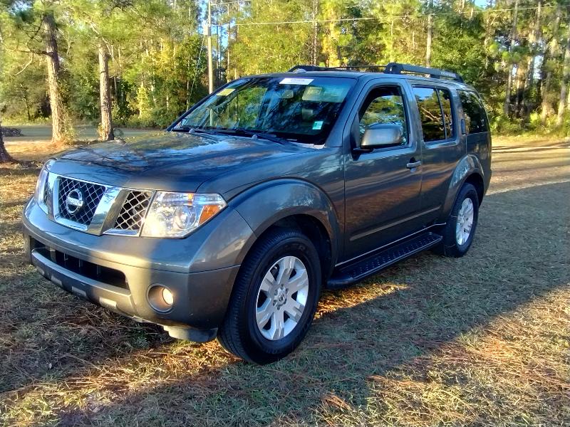 2006 Nissan Pathfinder LE 2WD