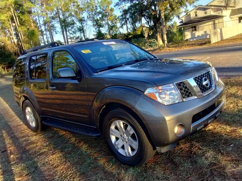 Nissan Pathfinder LE 2WD 2006