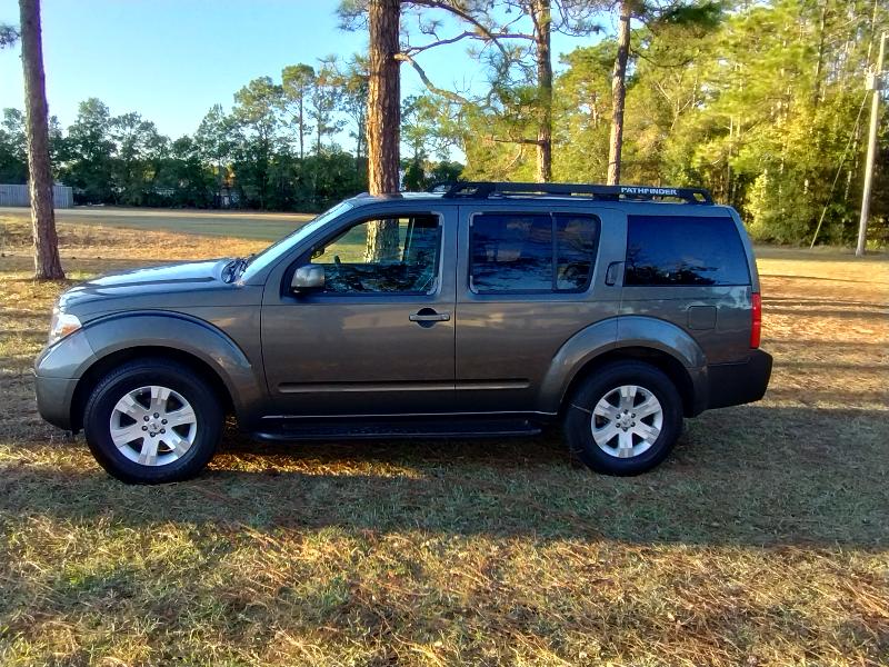 Nissan Pathfinder LE 2WD 2006