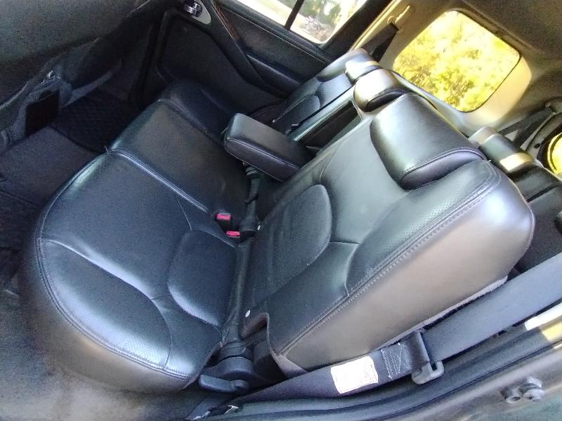 Nissan Pathfinder LE 2WD 2006