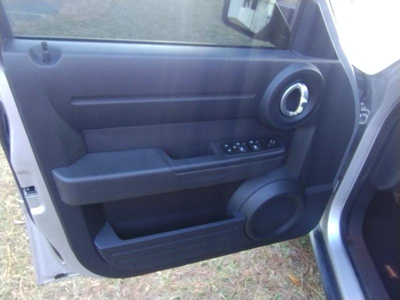 Dodge Nitro Heat 2WD 2011